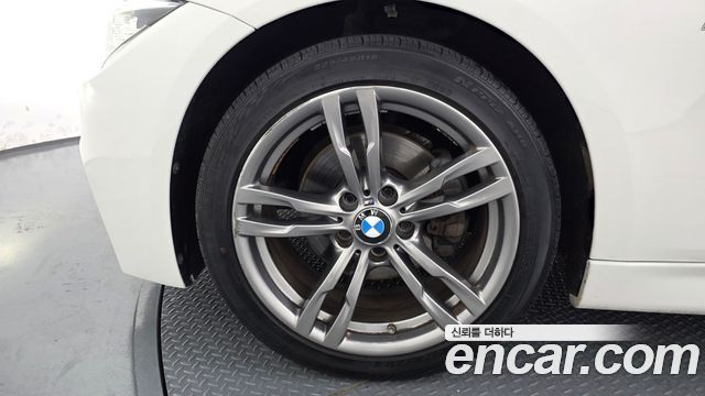 BMW 3-Series 2018 — photo 5