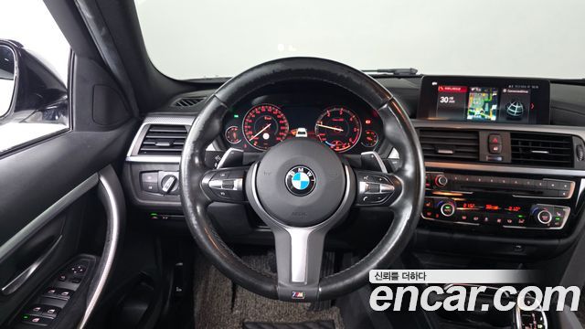 BMW 3-Series 2018 — photo 13