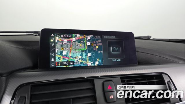 BMW 3-Series 2018 — photo 14