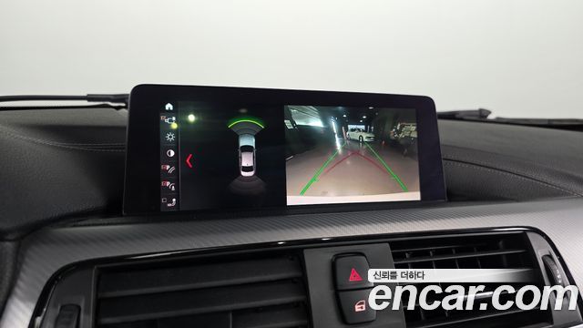 BMW 3-Series 2018 — photo 15