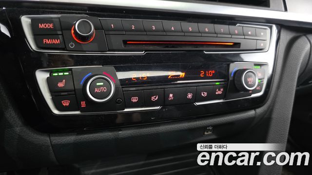 BMW 3-Series 2018 — photo 16