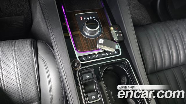 Jaguar F-PACE 2018 — photo 12