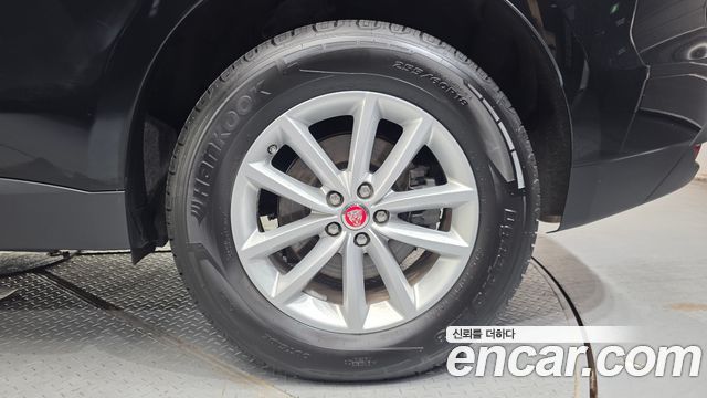 Jaguar F-PACE 2018 — photo 7