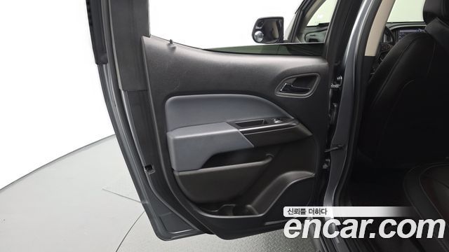 Chevrolet Korea Colorado 2022 — photo 15