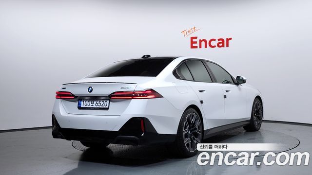 BMW 5-Series 2026 — photo 2