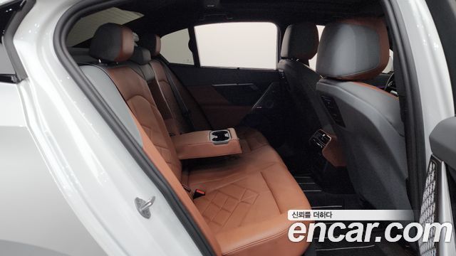 BMW 5-Series 2026 — photo 17