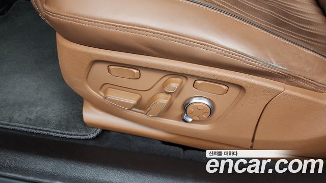 Genesis G90 2021 — photo 32