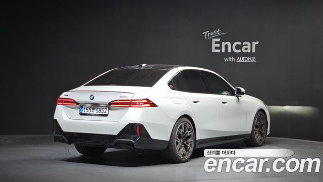 BMW 5-Series 2026 — photo 2