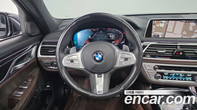 BMW 7-Series 2021 — photo 20