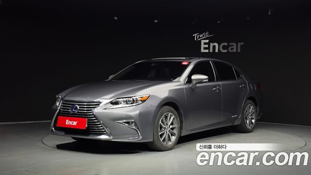 Lexus ES 2017 — photo 1