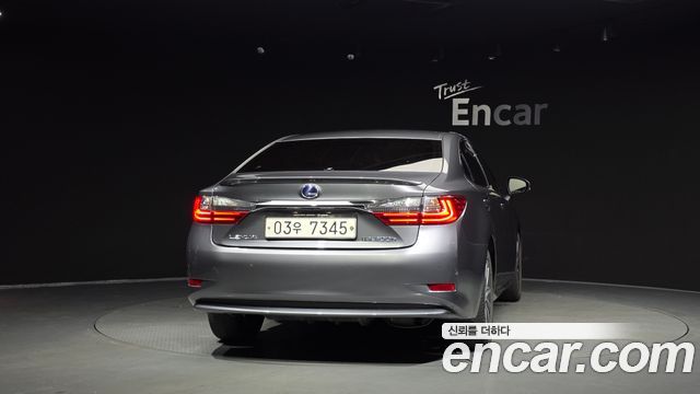 Lexus ES 2017 — photo 4