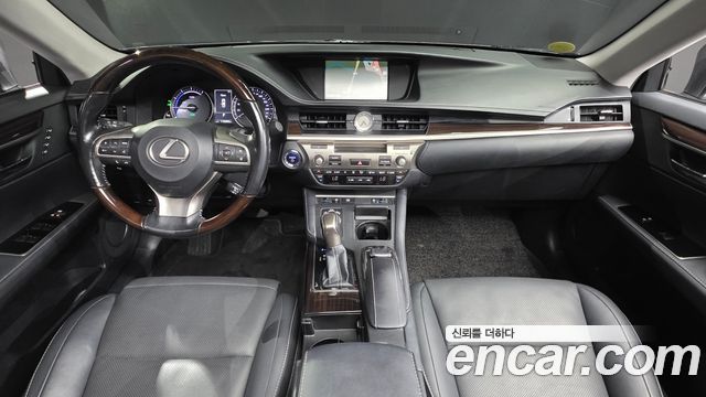 Lexus ES 2017 — photo 7