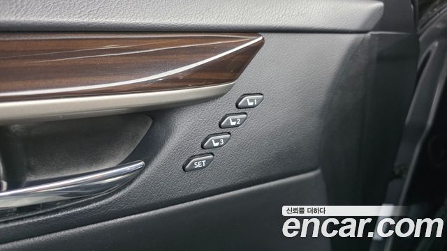 Lexus ES 2017 — photo 16