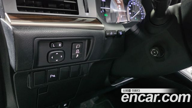 Lexus ES 2017 — photo 17
