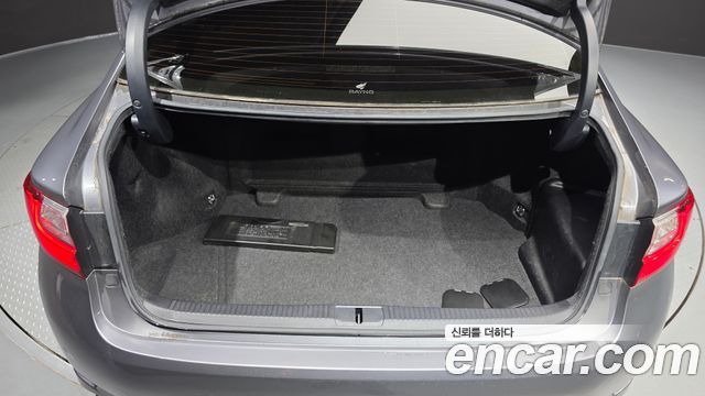 Lexus ES 2017 — photo 20