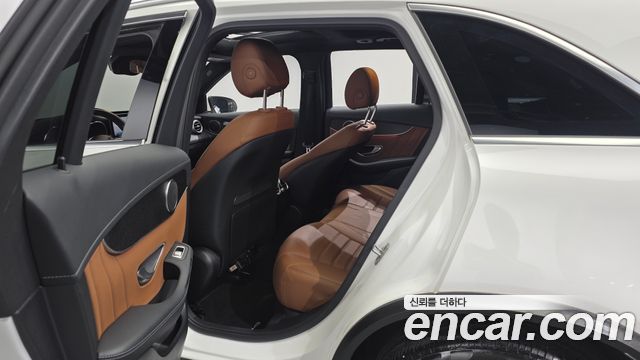 Mercedes-Benz GLC-Class 2022 — photo 17