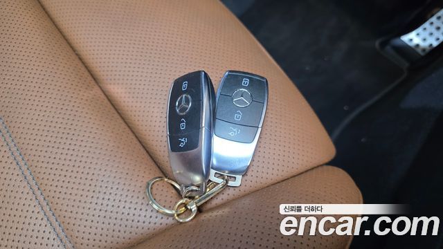 Mercedes-Benz GLC-Class 2022 — photo 22