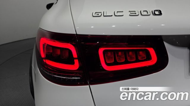 Mercedes-Benz GLC-Class 2022 — photo 9