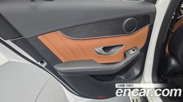 Mercedes-Benz GLC-Class 2022 — photo 15