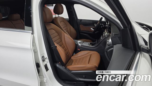 Mercedes-Benz GLC-Class 2022 — photo 16