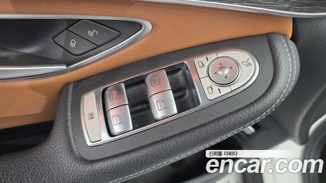 Mercedes-Benz GLC-Class 2022 — photo 27