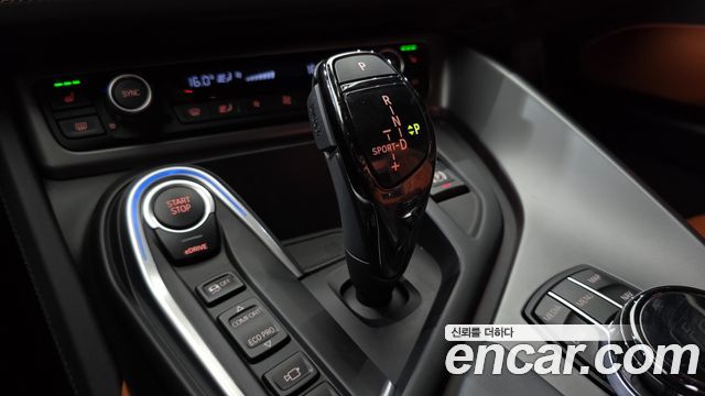 BMW i8 2019 — photo 12