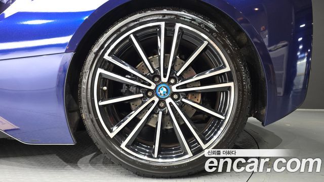 BMW i8 2019 — photo 7