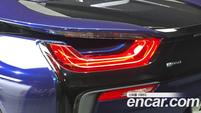 BMW i8 2019 — photo 9