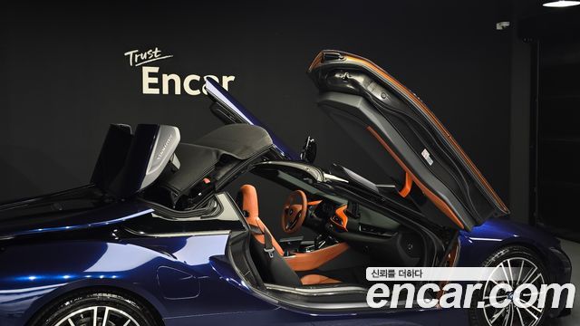 BMW i8 2019 — photo 30