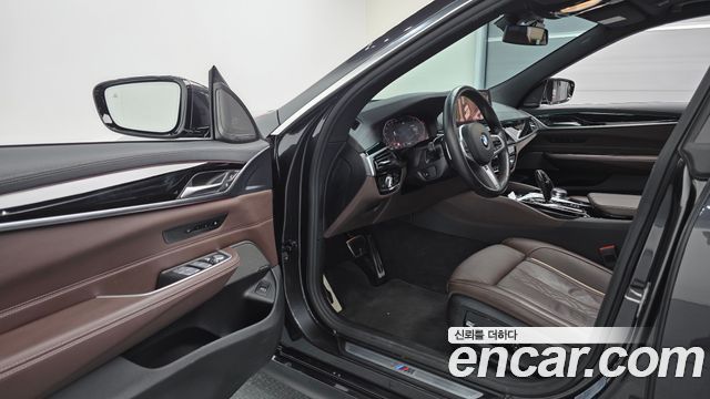BMW Gran Turismo 2024 — photo 10