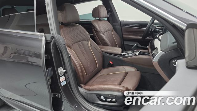 BMW Gran Turismo 2024 — photo 12