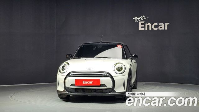 Mini Cooper Convertible 2024 — photo 3