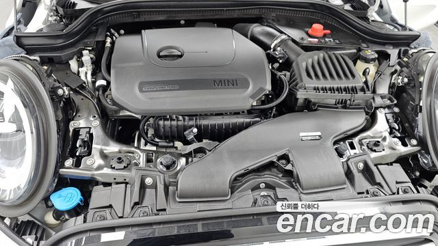 Mini Cooper Convertible 2024 — photo 6