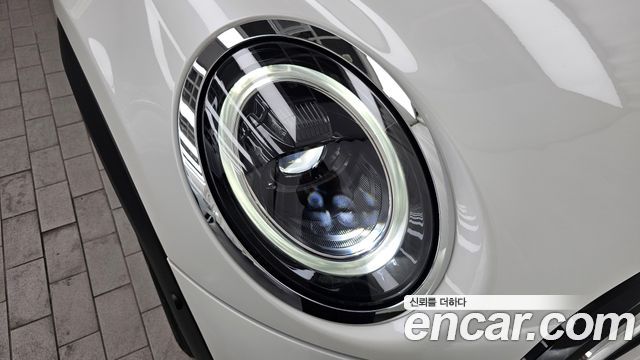 Mini Cooper Convertible 2024 — photo 8
