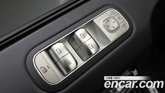 Mercedes-Benz G-Class 2026 — photo 29