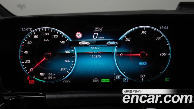 Mercedes-Benz EQA 2022 — photo 11