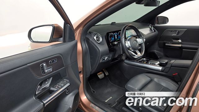 Mercedes-Benz EQA 2022 — photo 13