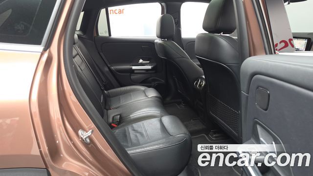 Mercedes-Benz EQA 2022 — photo 17