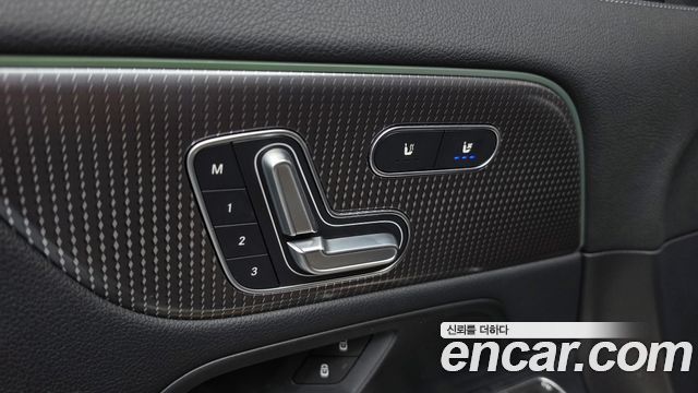 Mercedes-Benz EQA 2022 — photo 30