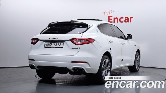 Maserati Levante 2017 — photo 2
