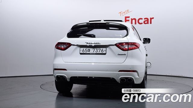 Maserati Levante 2017 — photo 4