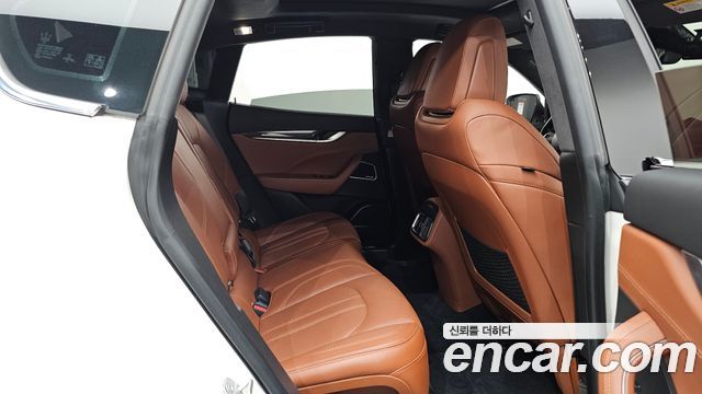 Maserati Levante 2017 — photo 11