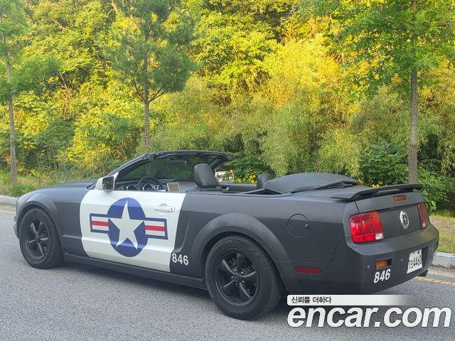 Ford Mustang 2006 — photo 1