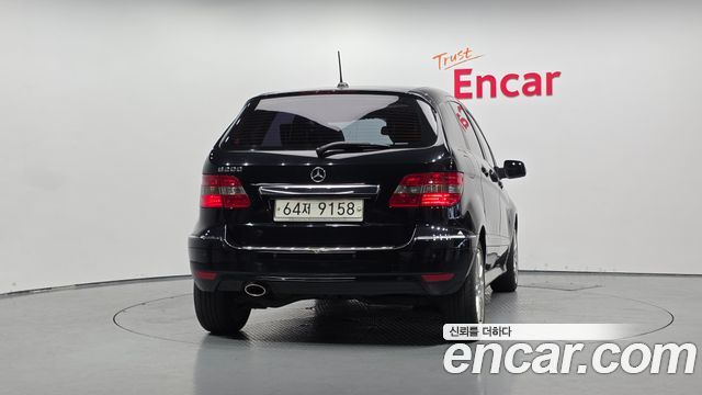 Mercedes-Benz B-Class 2010 — photo 4