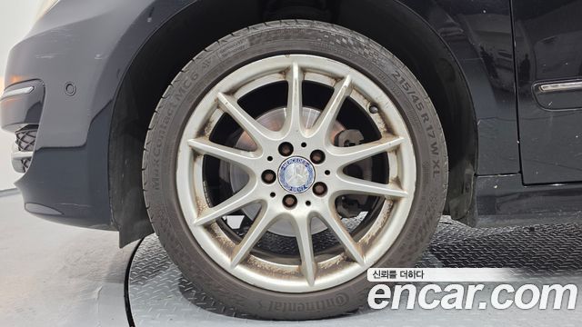 Mercedes-Benz B-Class 2010 — photo 5
