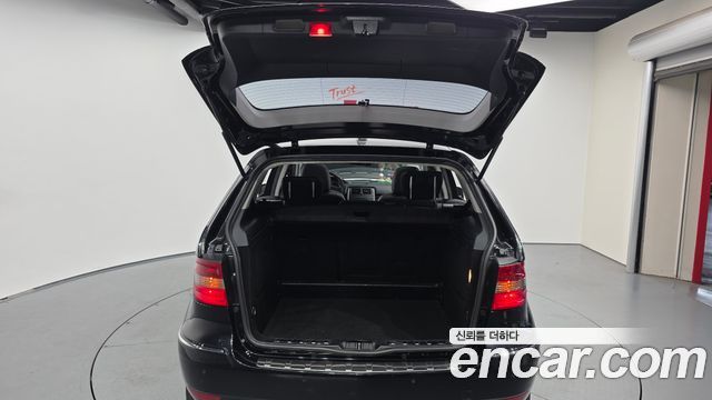 Mercedes-Benz B-Class 2010 — photo 26