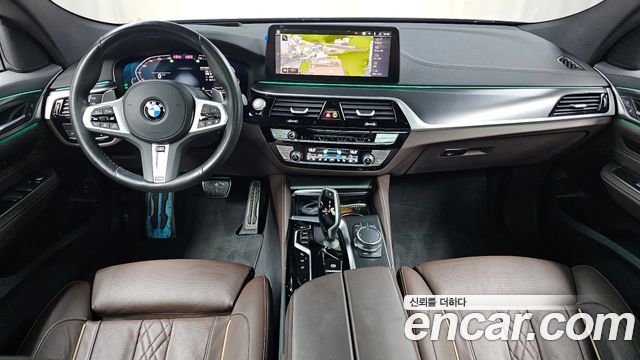 BMW Gran Turismo 2023 — photo 10