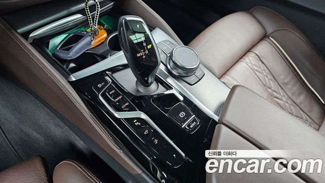 BMW Gran Turismo 2023 — photo 12