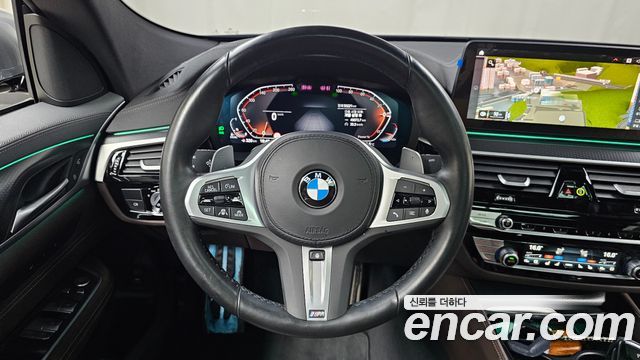 BMW Gran Turismo 2023 — photo 19