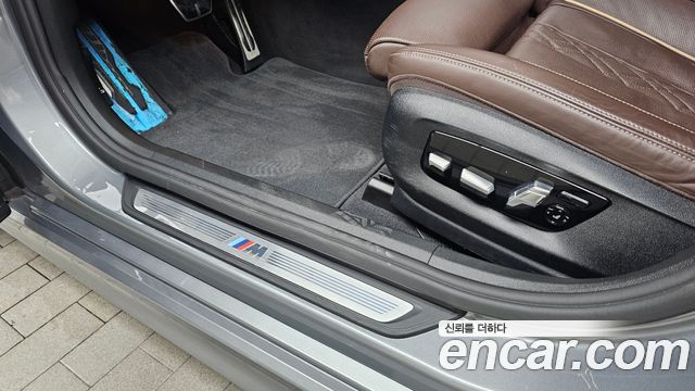 BMW Gran Turismo 2023 — photo 24